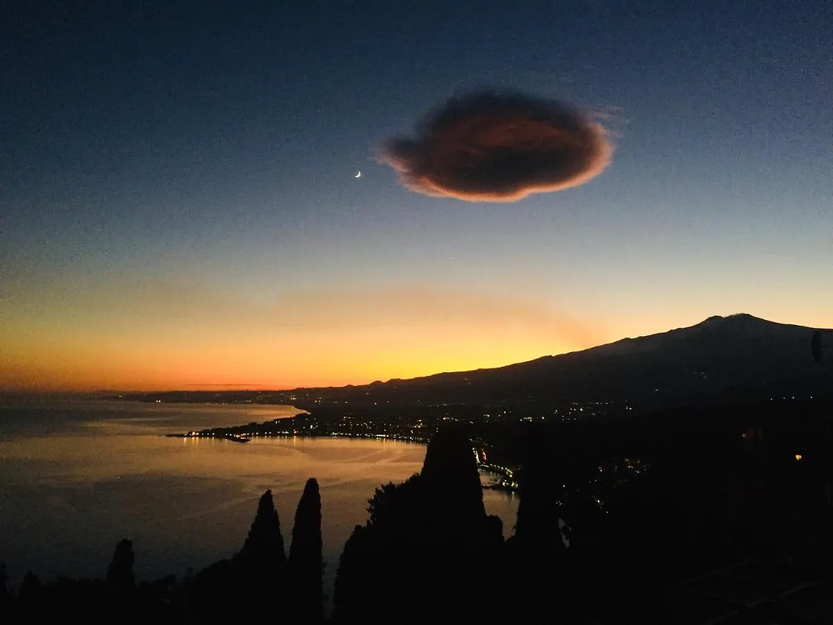 Chiaro Di Luna Taormina Bed and breakfast