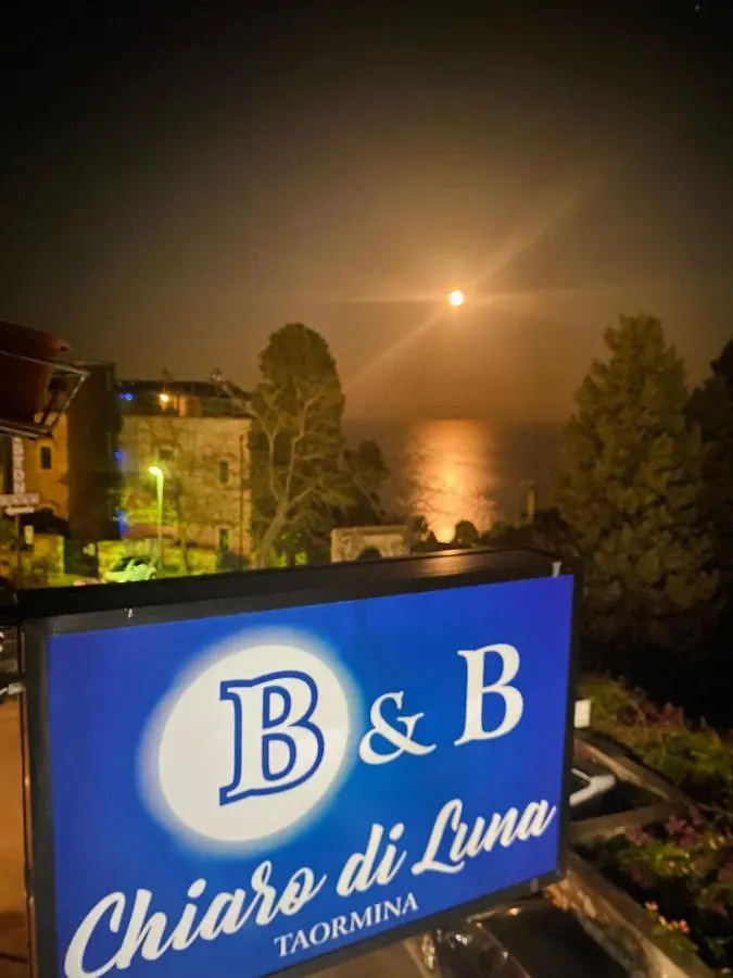 Chiaro Di Luna Taormina 0*,