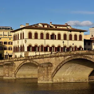 https://leone-blu.it-tuscanyhotel.com