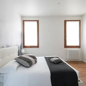  Appartement In San Marco With Canal View By Wonderful Italy Italië