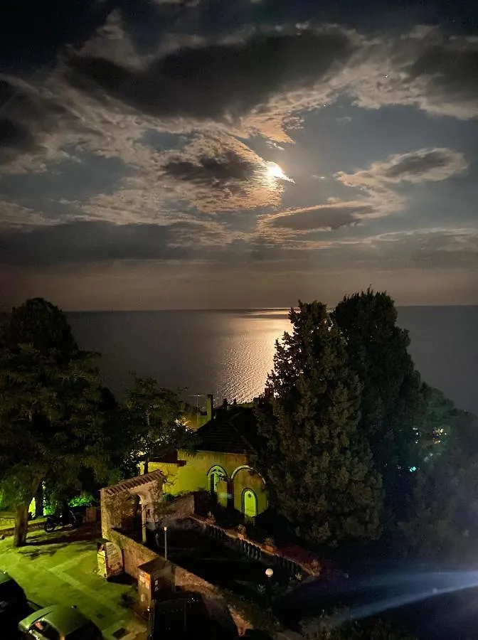 Chiaro Di Luna Taormina Bed & Breakfast